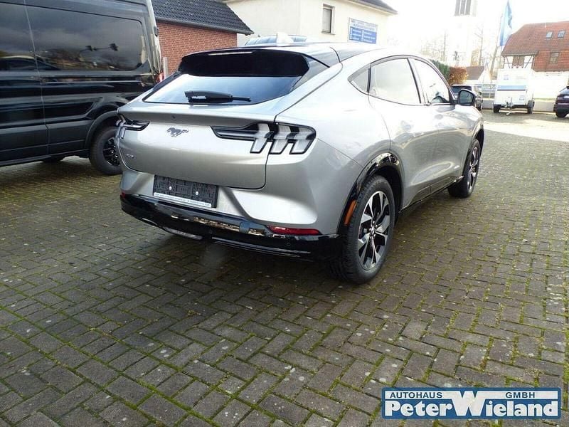 Gebraucht Ford Mustang Mach-E 197 kW (269 PS) 2021 Silber SUV