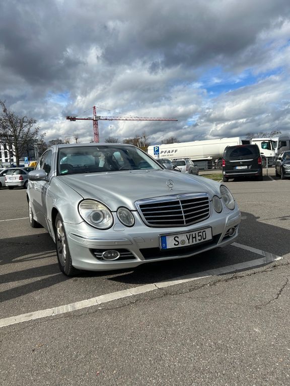 Silber Gebraucht 2008 Mercedes E280 Avantgarde Limousine | 4.800 € (Fairer Preis) - Bild 1/4