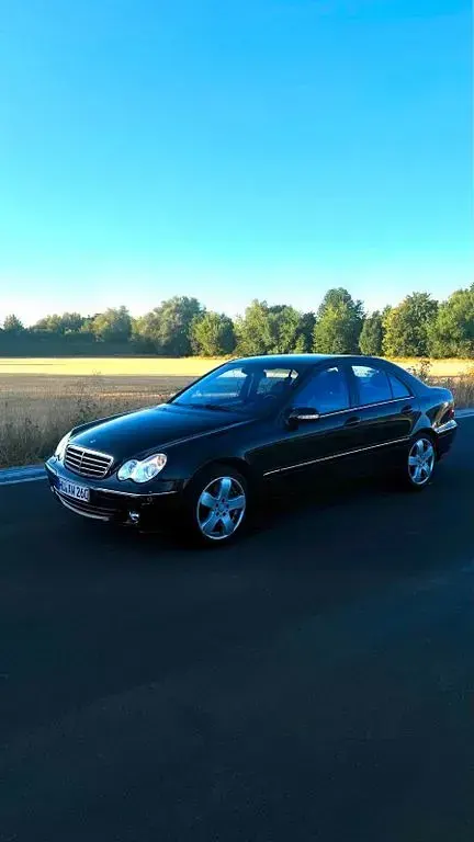 Gebraucht Mercedes C200 Avantgarde 163 PS (119 kW) 2004 Schwarz Limousine