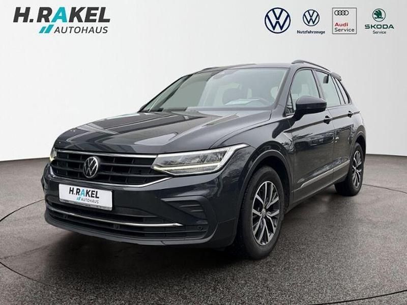 Gebraucht VW Tiguan Life 122 PS (89 kW) 2023 Grau SUV