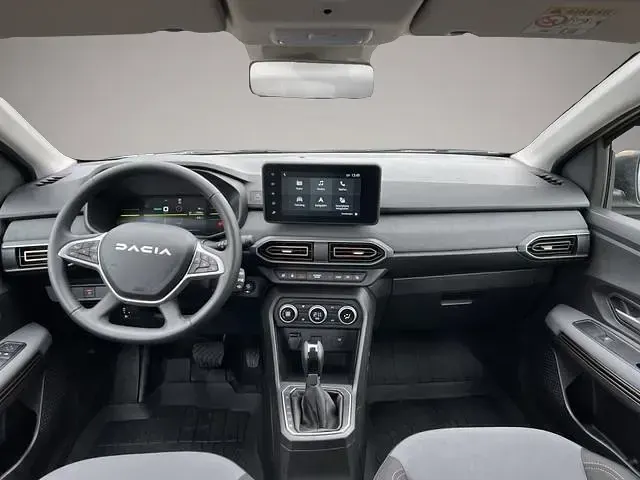 Neu Dacia Jogger Extreme 141 PS (103 kW) 2025 Grün Van / Kleinbus