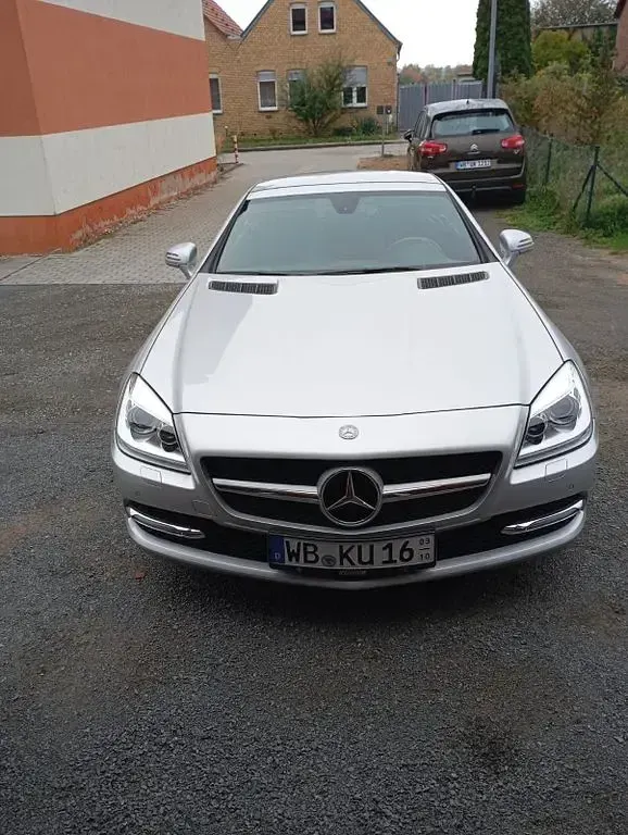 Gebraucht Mercedes SLK250 203 PS (149 kW) 2011 Silber Cabrio