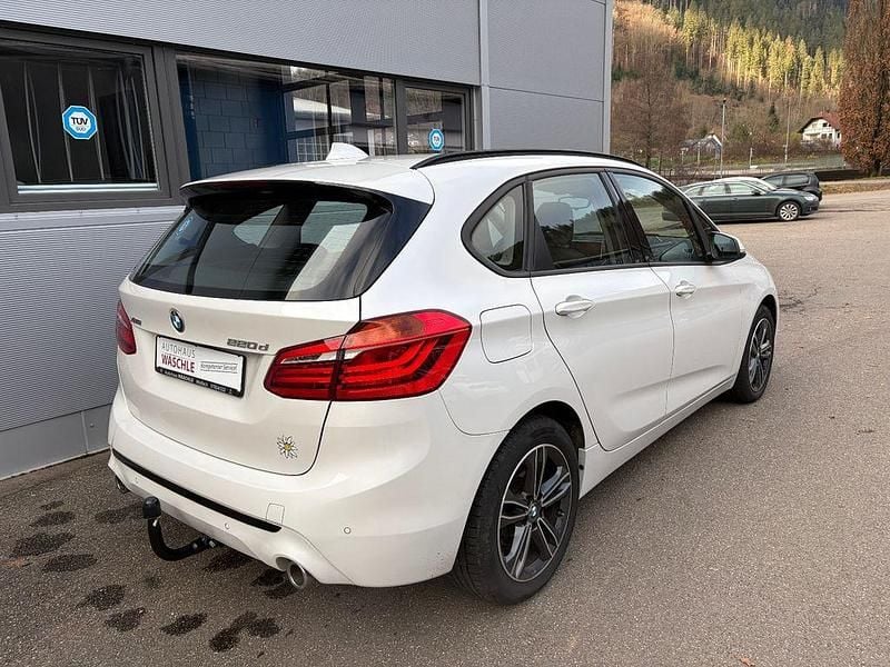 Gebraucht BMW 220 Active Tourer Sport Line 190 PS (139 kW) 2020 Weiß Van / Kleinbus