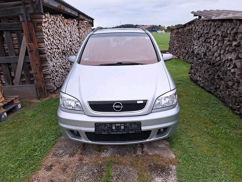 Silber Gebraucht 2002 Opel Zafira OPC Van / Kleinbus | 2.999 € (Fairer Preis) - Bild 1/4