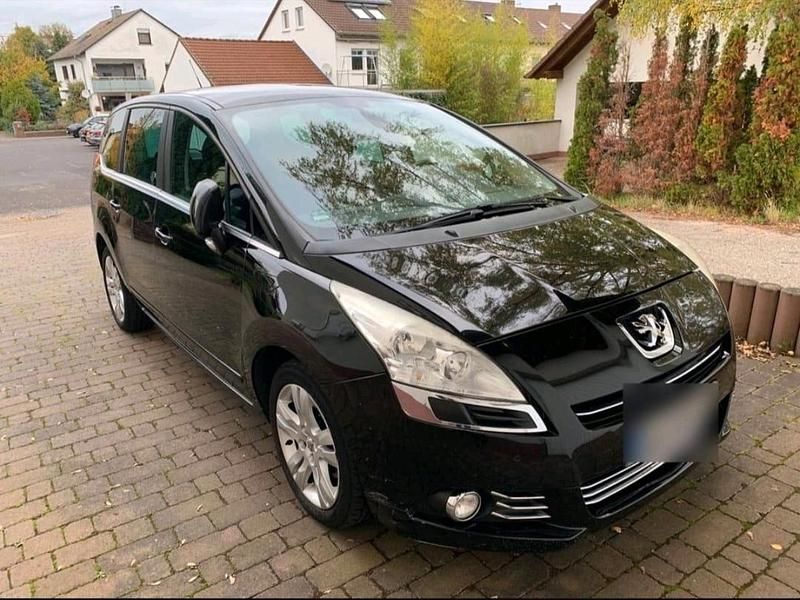 Schwarz Gebraucht 2011 Peugeot 5008 Business-Line Van / Kleinbus | 3.999 € - Bild 1/4