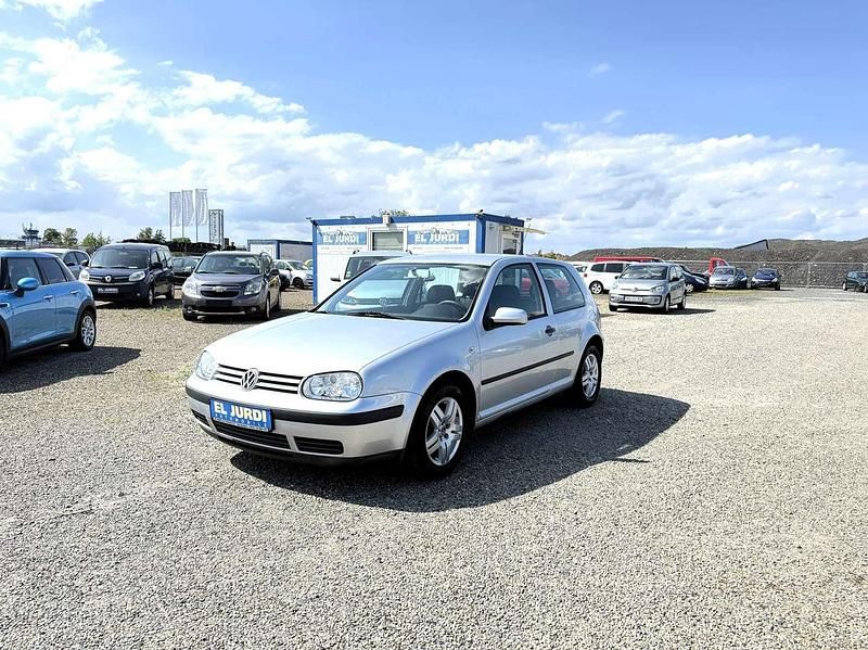 Second-hand VW Golf IV 75 CP (55 kW) 2001 Argintiu Berlinǎ