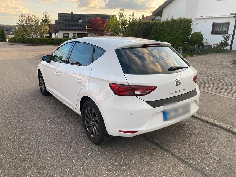 Gebraucht Seat Leon 105 PS (77 kW) 2014 Weiß Kleinwagen