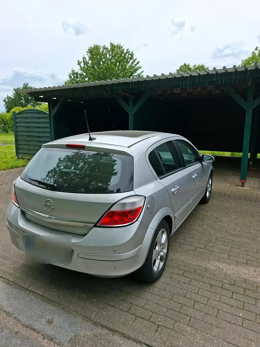 Gebraucht Opel Astra 125 PS (91 kW) 2006 Silber Limousine