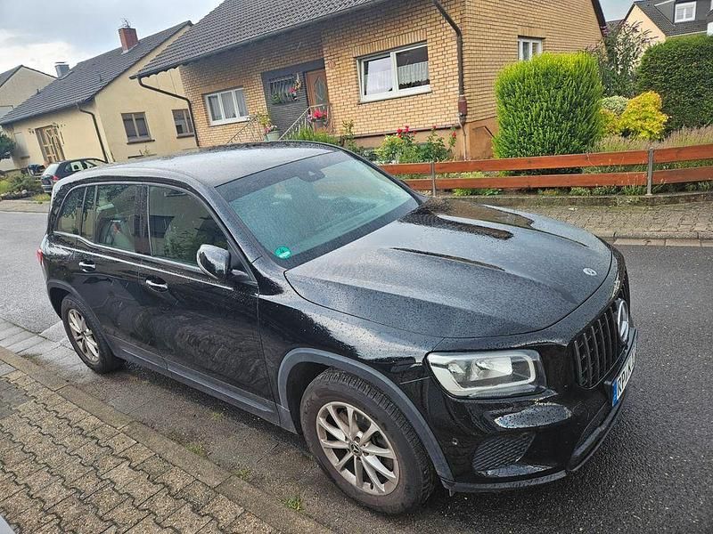 Schwarz Gebraucht 2020 Mercedes GLB200 SUV | 28.000 € (Superpreis) - Bild 1/4