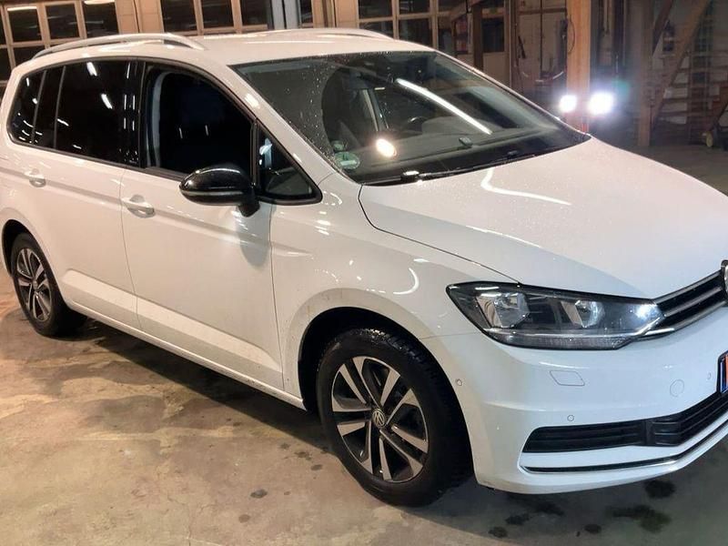 Gebraucht VW Touran IQ Drive 150 PS (110 kW) 2019 Weiß Van / Kleinbus
