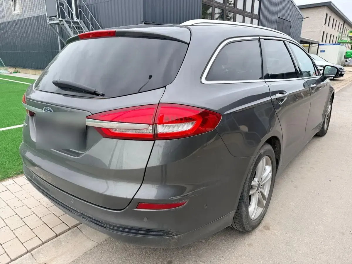 Gebraucht Ford Mondeo Titanium 150 PS (110 kW) 2019 Grau Kombi