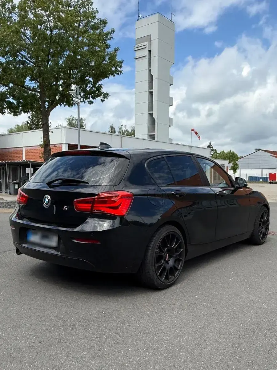 Gebraucht BMW 116 M Sport 109 PS (80 kW) 2016 Schwarz Kleinwagen
