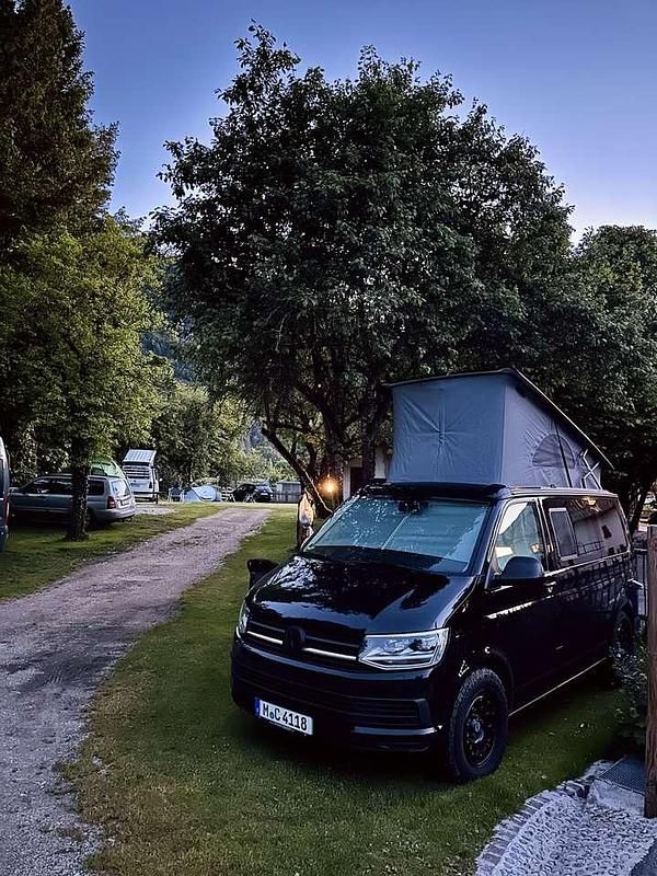 Schwarz Gebraucht 2016 VW T6 Coast Van | 46.500 € - Bild 1/4