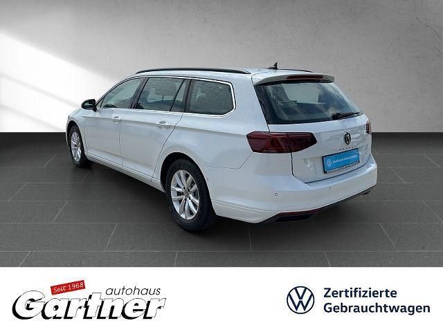 Gebraucht VW Passat IQ Drive 150 PS (110 kW) 2023 Gletscherweiß Kombi