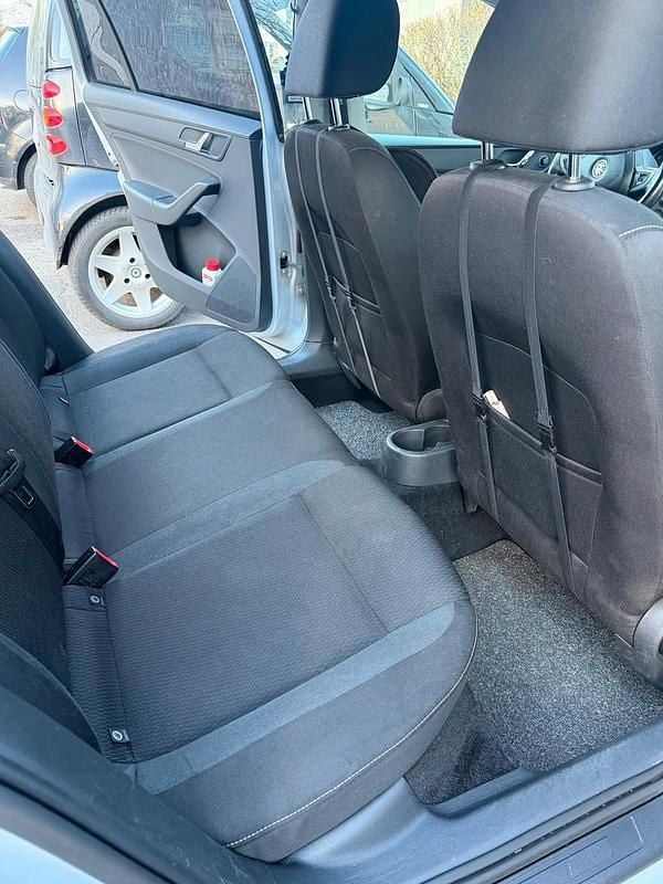 Gebraucht Skoda Rapid 105 PS (77 kW) 2013 Silber Kleinwagen