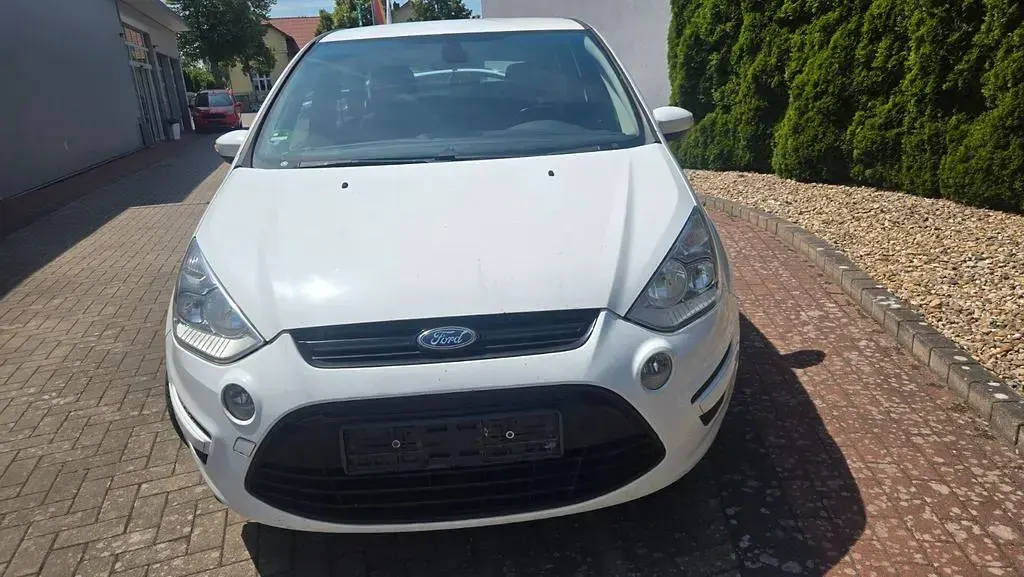 Gebraucht Ford S-MAX Trend 140 PS (102 kW) 2010 Weiß Van / Kleinbus