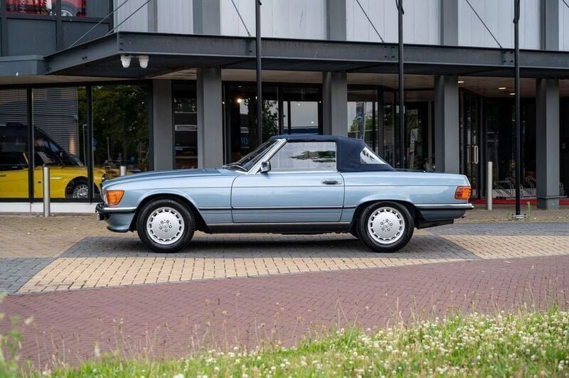 Gebraucht Mercedes SL300 179 PS (131 kW) 1987 Blau Cabrio