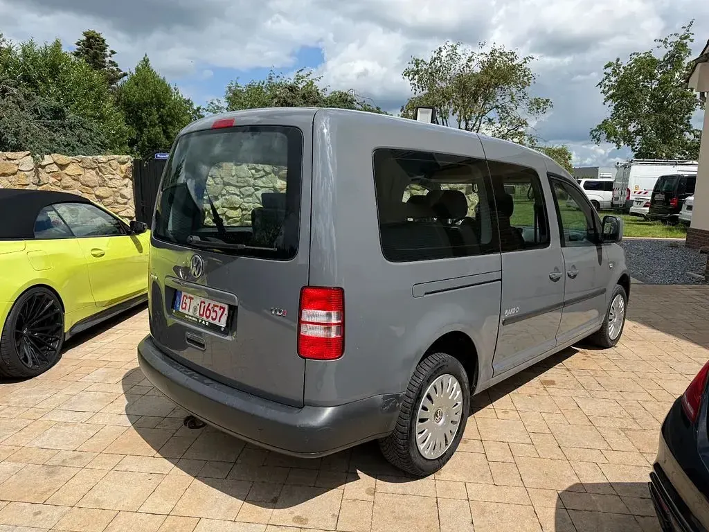 Gebraucht VW Caddy Maxi 102 PS (75 kW) 2013 Grau Van / Kleinbus