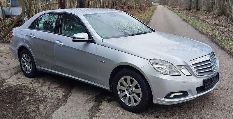 Gebraucht Mercedes E200 184 PS (135 kW) 2010 Silber Limousine