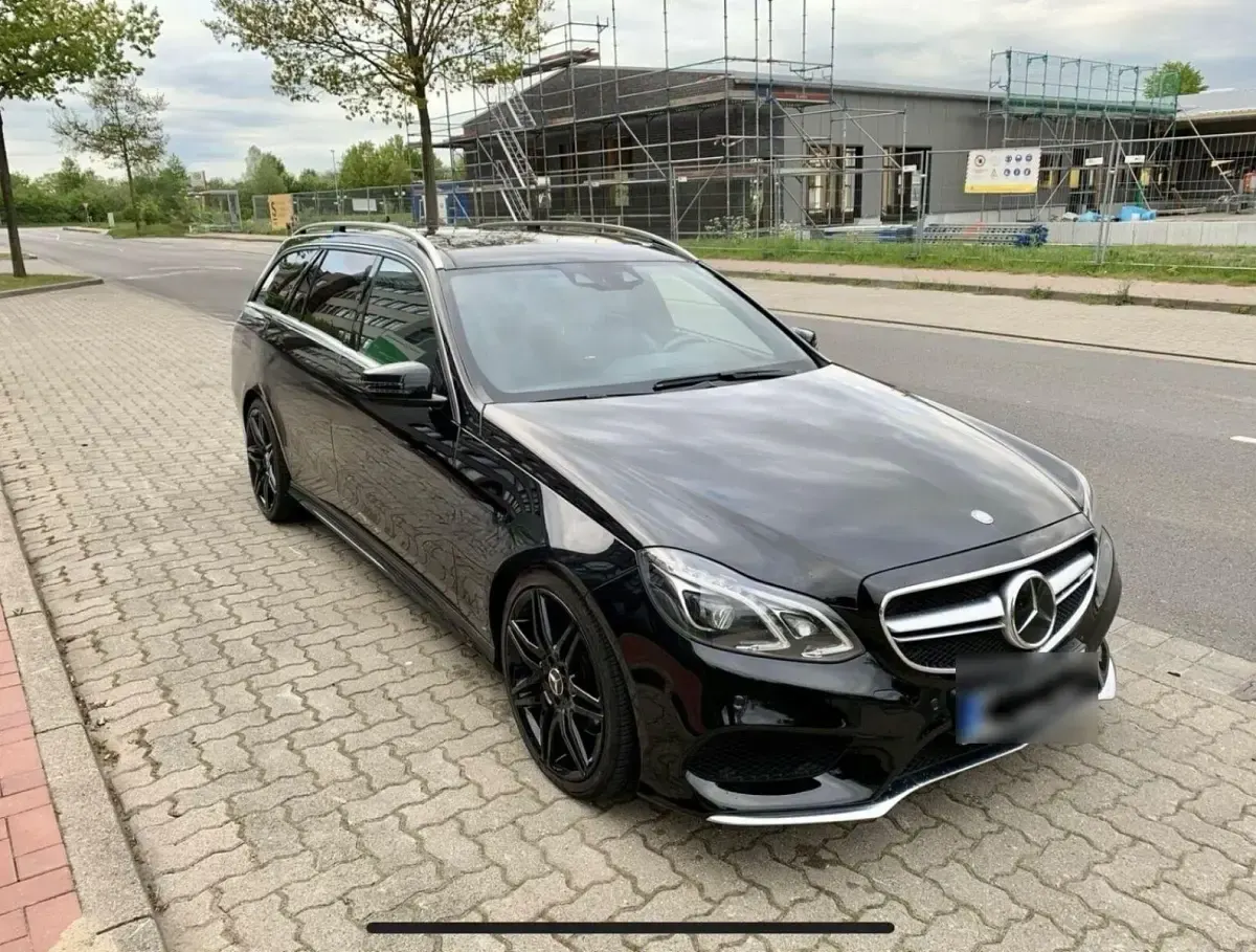 Gebraucht Mercedes E350 AMG line 258 PS (189 kW) 2016 Schwarz Kombi
