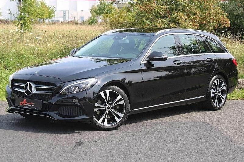 Obsidianschwarz Gebraucht 2018 Mercedes C220 Avantgarde Kombi | 21.990 € (Fairer Preis) - Bild 1/4