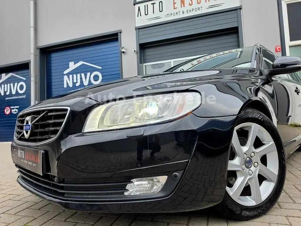 Gebraucht Volvo V70 181 PS (133 kW) 2015 Schwarz Kombi