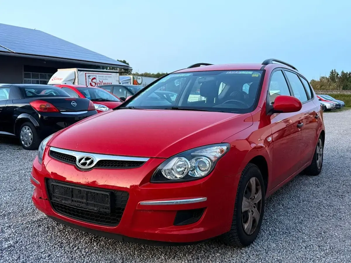 Gebraucht Hyundai i30 Edition+ 90 PS (66 kW) 2009 Rot Kombi