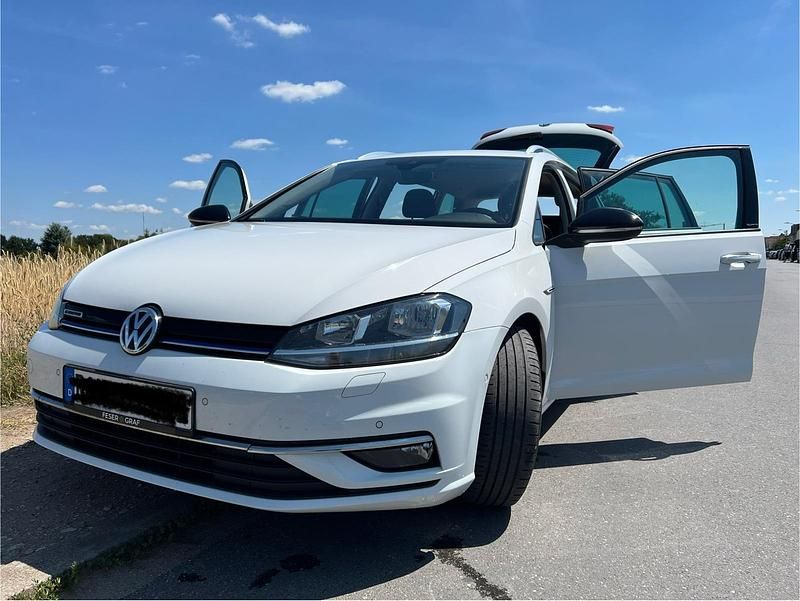 Weiß Gebraucht 2019 VW Golf VII Kombi | 9.300 € (Superpreis) - Bild 1/4