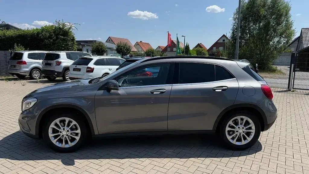 Gebraucht Mercedes GLA200 Style 136 PS (100 kW) 2014 Grau SUV