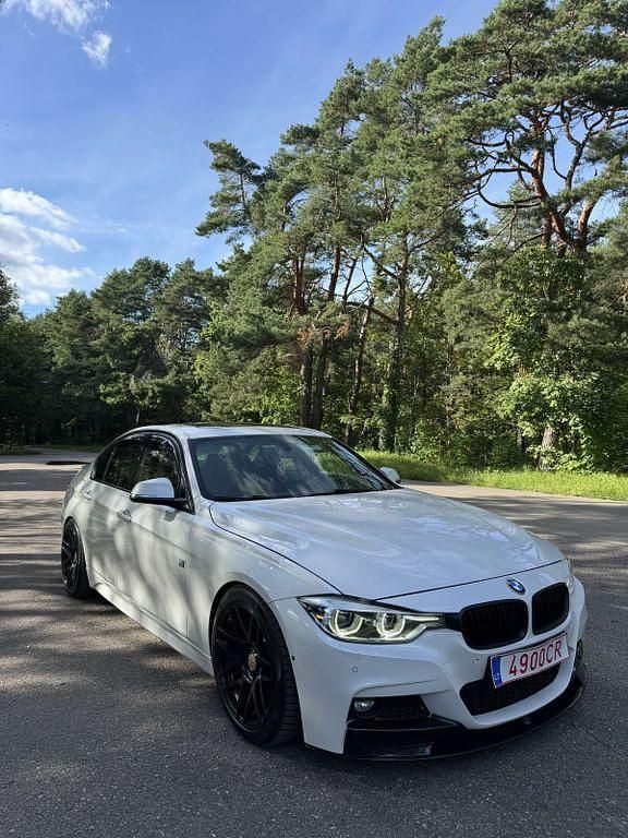 Weiß Gebraucht 2016 BMW 340 M Sport Limousine | 23.000 € (Guter Preis) - Bild 1/4