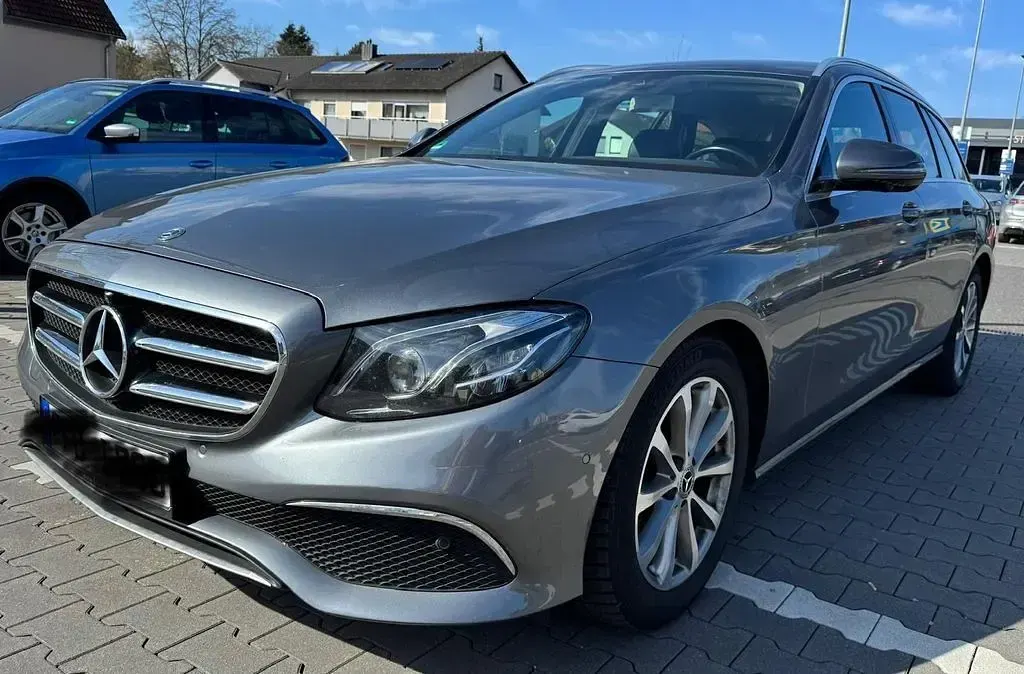 Gebraucht Mercedes E200 160 PS (117 kW) 2021 Grau Limousine