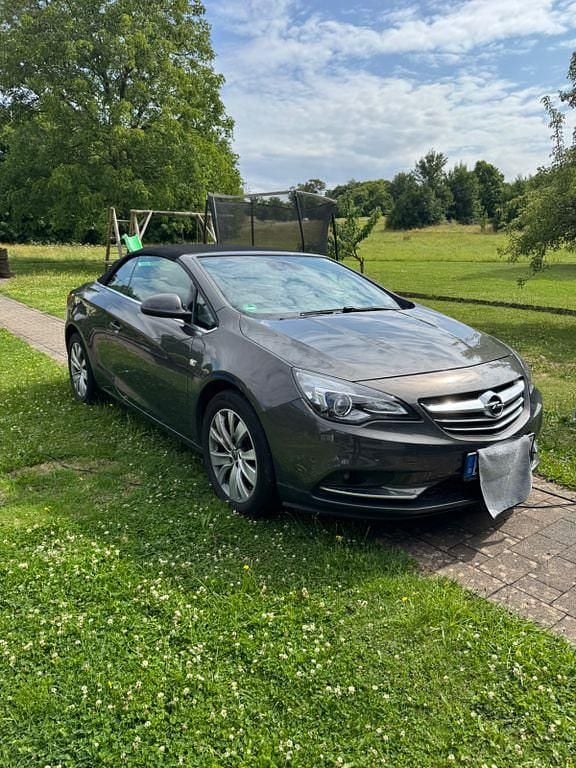 Grau Gebraucht 2015 Opel Cascada Innovation Cabrio | 8.299 € (Guter Preis) - Bild 1/4