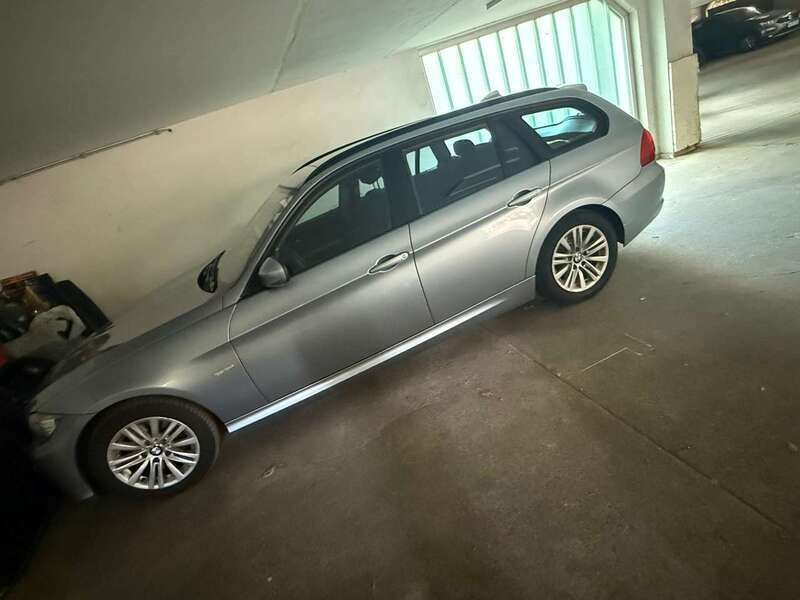 Blau Gebraucht 2010 BMW 318 Kombi | 5.000 € (Guter Preis) - Bild 1/4