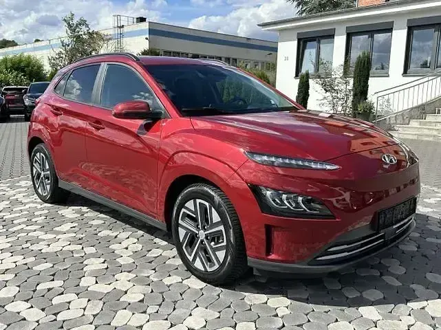 Gebraucht Hyundai Kona Trend 150 kW (204 PS) 2023 Rot SUV