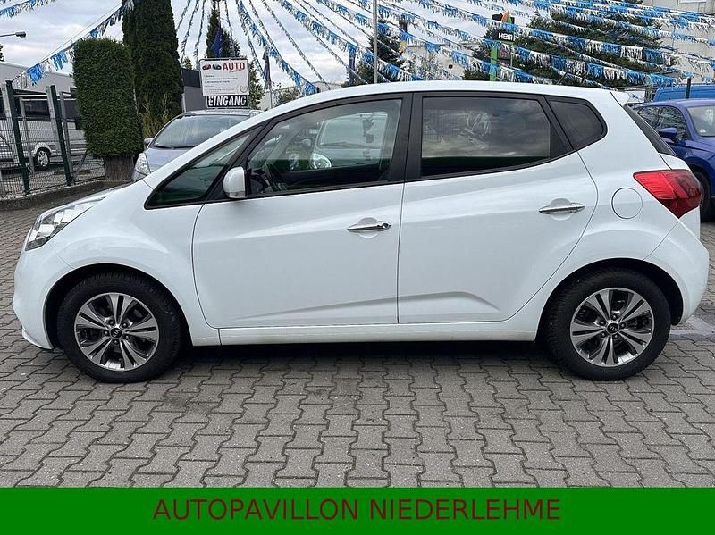 Gebraucht Kia Venga 125 PS (91 kW) 2019 Weiß Kleinwagen