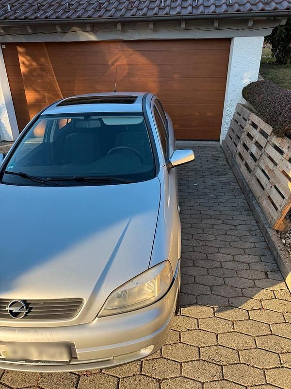 Gebraucht Opel Astra 100 PS (73 kW) 1999 Silber Limousine