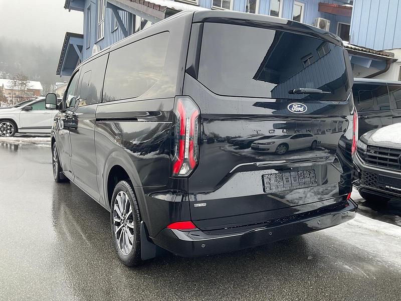 Neu Ford Tourneo Titanium X 232 PS (170 kW) 2025 Agate black metallic Van / Kleinbus