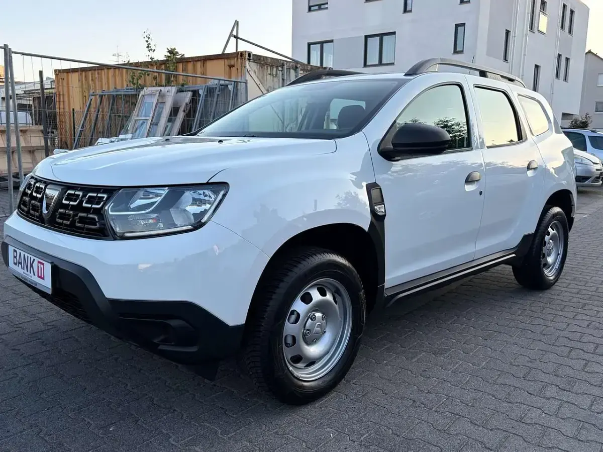 Używany Dacia Duster Acces 101 KM (74 kW) 2020 Biały SUV