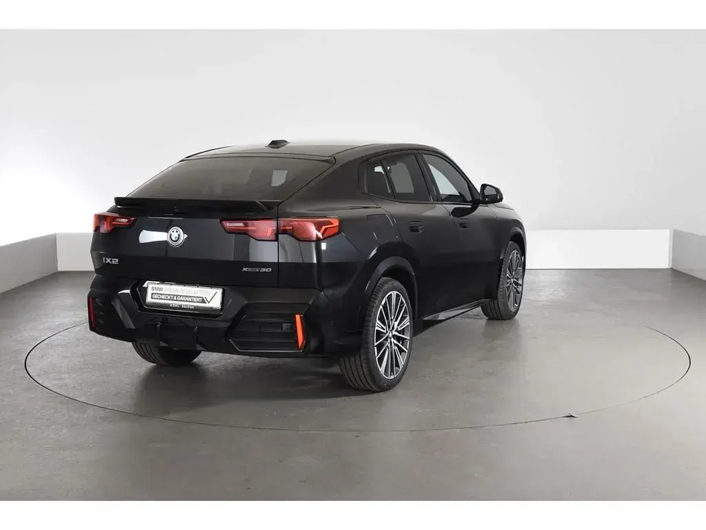 Gebraucht BMW iX2 M Sport 225 kW (306 PS) 2025 Schwarz SUV