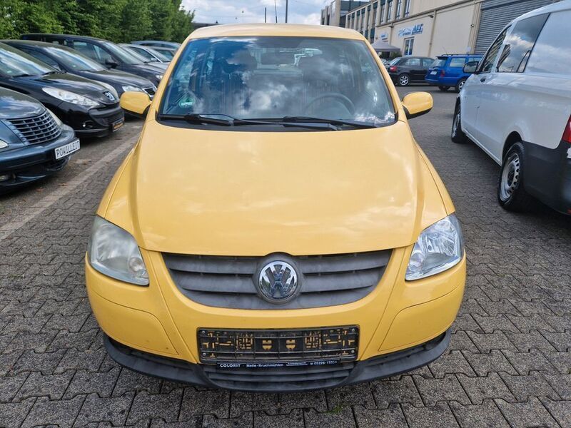 Gebraucht VW Fox Basis 54 PS (39 kW) 2008 Gelb Kleinwagen
