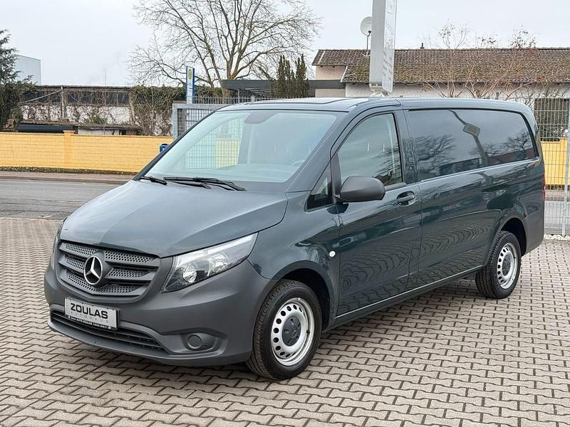 Gebraucht Mercedes Vito 114 PS (83 kW) 2019 Grün Van