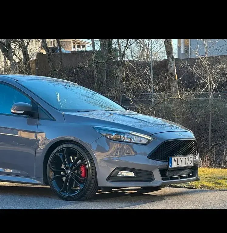 Gebraucht Ford Focus ST 185 PS (136 kW) 2017 Grau Limousine