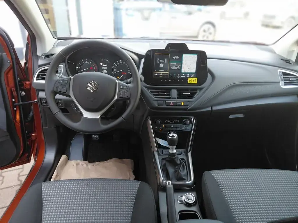 Neu Suzuki SX4 S-Cross Comfort 110 PS (80 kW) 2026 Braun SUV