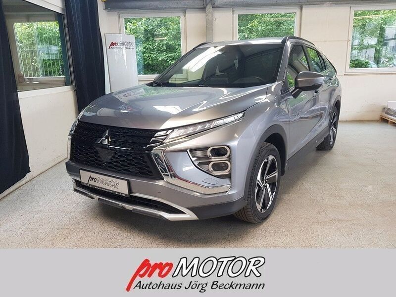 Grau Gebraucht 2022 Mitsubishi Eclipse Cross Plus SUV | 23.333 € (Etwas zu teuer) - Bild 1/4