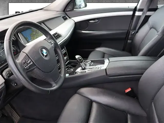 Gebraucht BMW 530 258 PS (189 kW) 2013 Silber Limousine