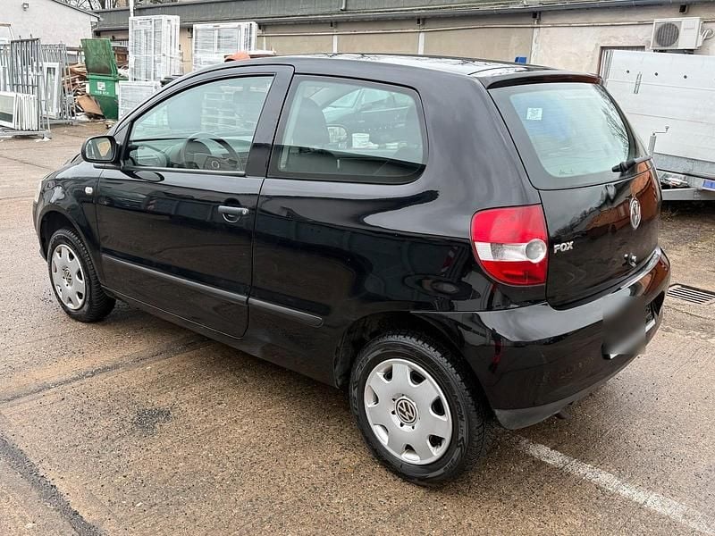 Gebraucht VW Fox 54 PS (39 kW) 2007 Schwarz Kleinwagen