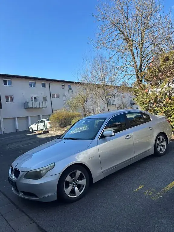 Gebraucht BMW 520 170 PS (125 kW) 2004 Silber Limousine