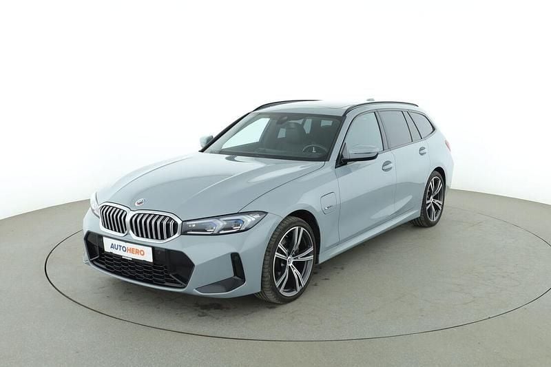 Gebraucht BMW 330e M Sport 292 PS (214 kW) 2022 Kombi