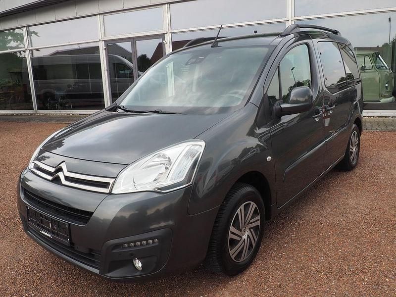 Grau Gebraucht 2016 Citroën Berlingo Shine Van / Kleinbus | 18.790 € - Bild 1/4