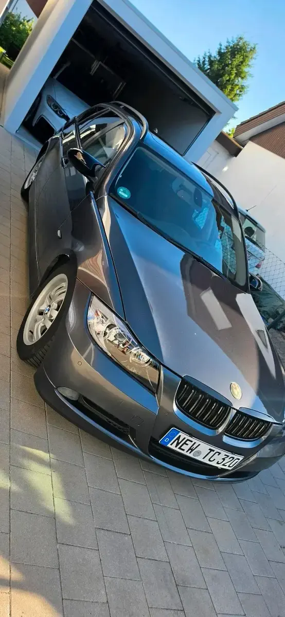 Gebraucht BMW 320 163 PS (119 kW) 2006 Grau Kombi